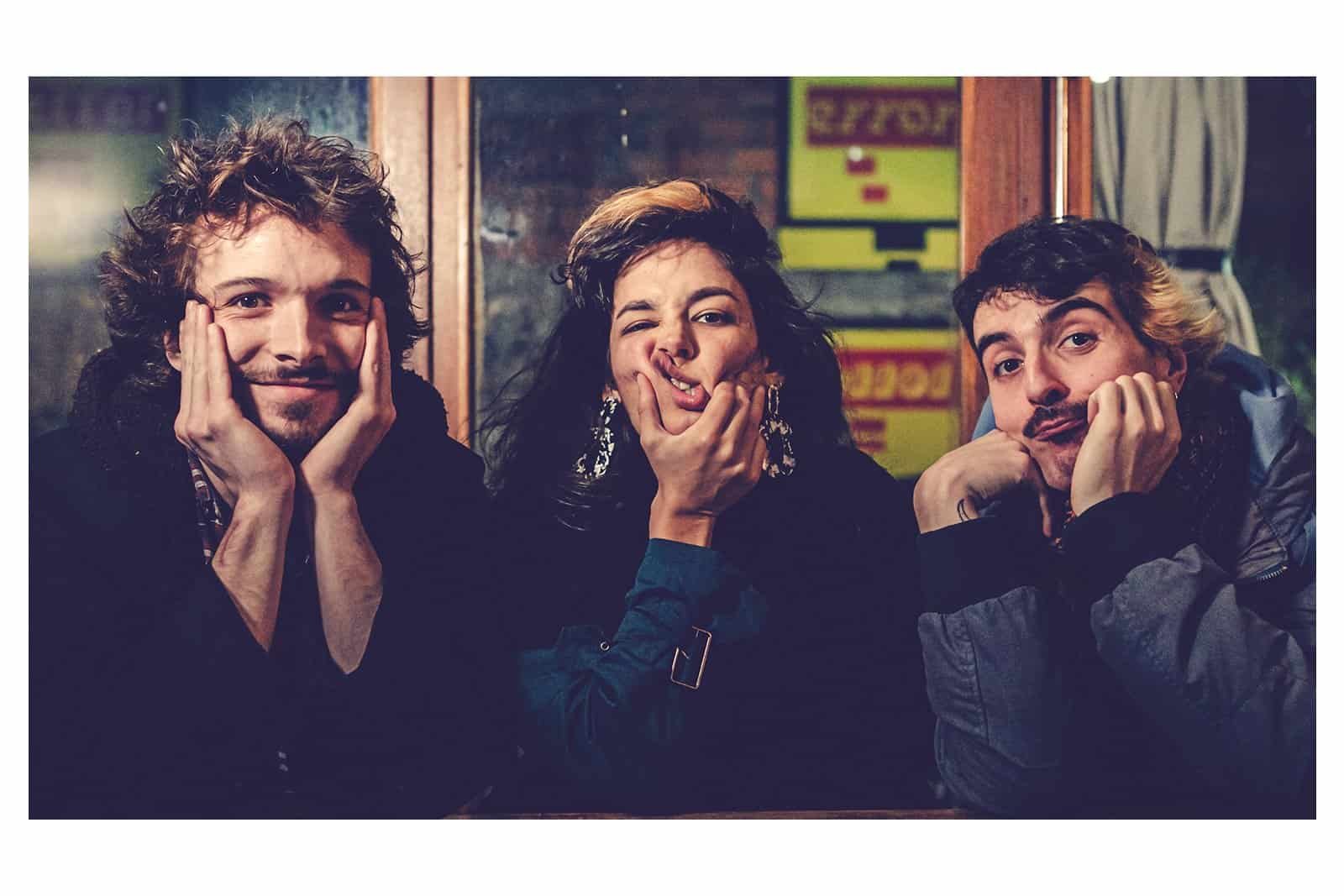 portrait du groupe thé vanille par david poulain à la maroquinerie